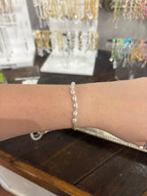 Load image into Gallery viewer, Simply Pearl Stretch Bracelets