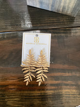 Load image into Gallery viewer, MD Earrings