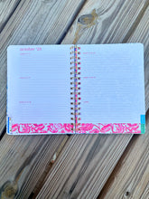 Load image into Gallery viewer, Lilly 17 Monthly Planner