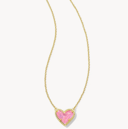 Ari Heart Short Pendant Necklace