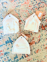 Load image into Gallery viewer, Mud Pie Lace Ornament