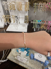Load image into Gallery viewer, Simply Pearl Stretch Bracelets