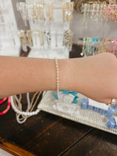 Load image into Gallery viewer, Simply Pearl Stretch Bracelets