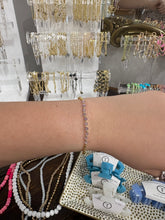 Load image into Gallery viewer, Simply Pearl Stretch Bracelets