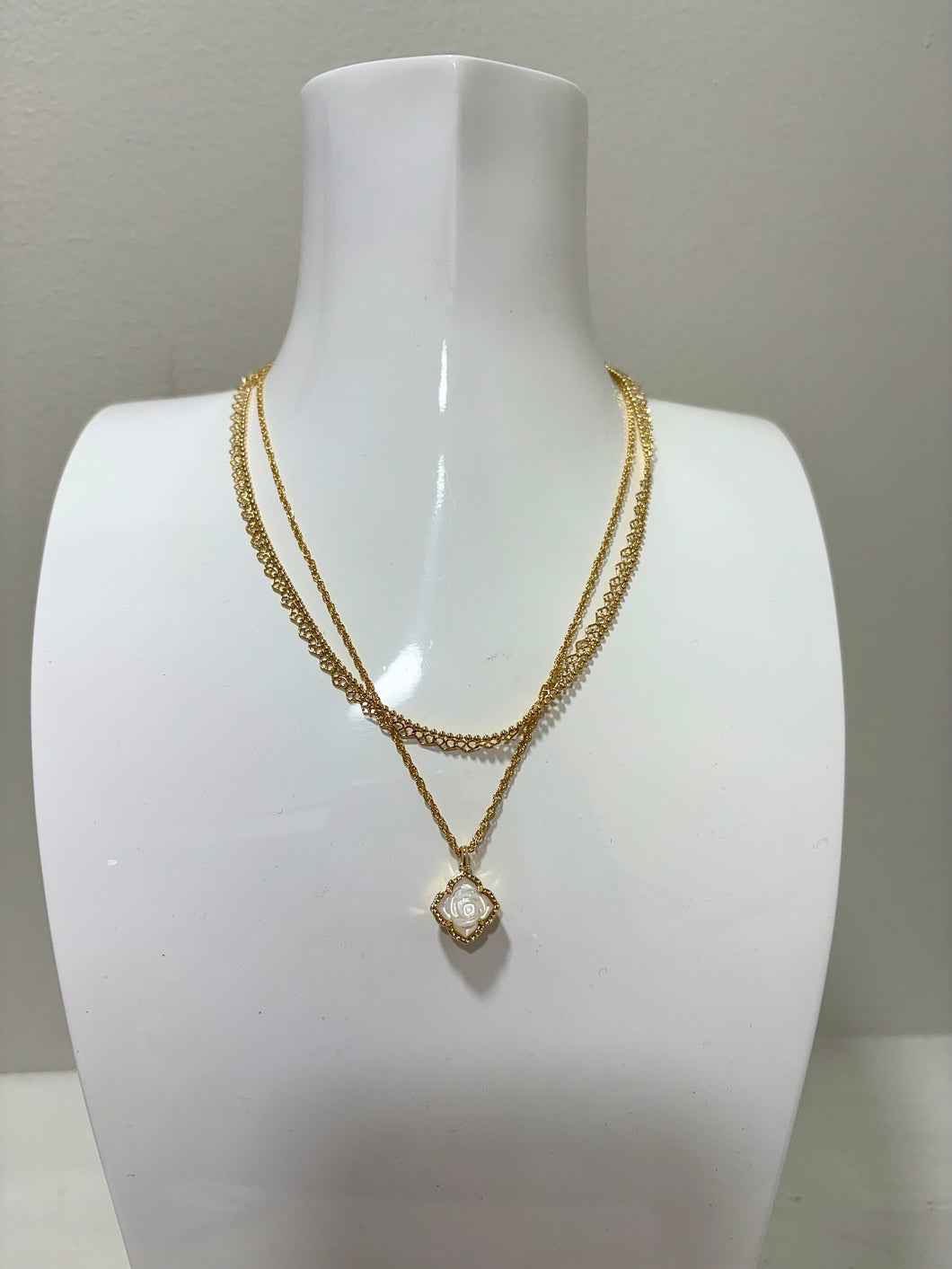 Mallory Rose MLT STR Necklace Gold Ivory MOP