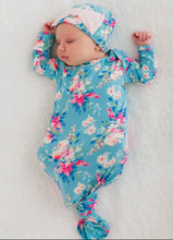 Load image into Gallery viewer, RuffleButts Sleep Gown &amp; Hat Set