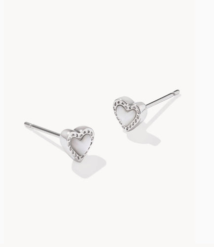 Mini Ari Heart Studs