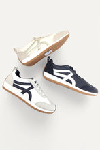 Load image into Gallery viewer, Samantha Sneakers