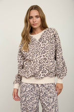 Load image into Gallery viewer, Leopard Boxy Top